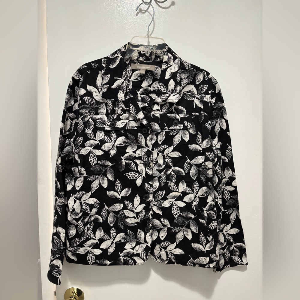 Croft & Barrow Black and White Leaf Pattern Jacket Large